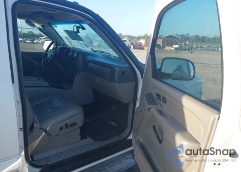 2004 Chevrolet Tahoe Lt из США, поврежденный, VIN 1GNEC13Z54R260318